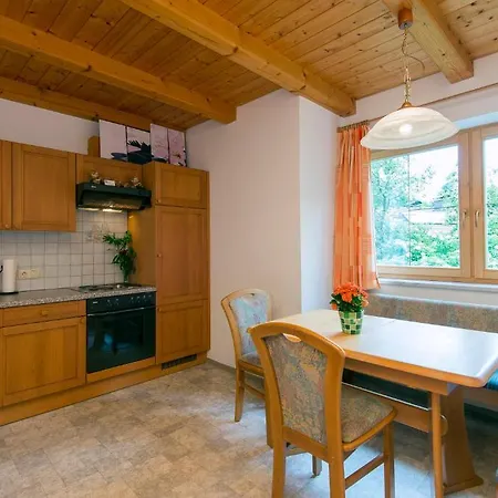 Haus Elisabeth شقة كوسن